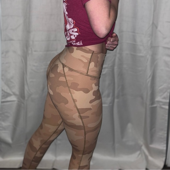 Fabletics camo leggings - Picture 5 of 8